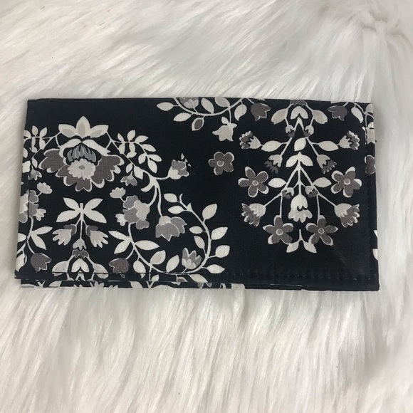 Vera Bradley Black and Gray Check cover - Picture 3 of 6